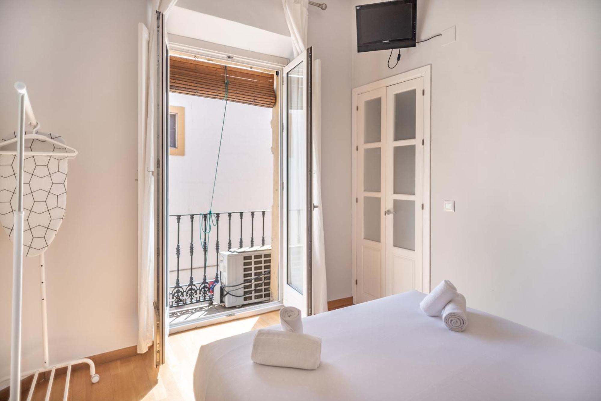 Апартаменты Beautiful And Bright- 1Bd 1Bth- Center Севилья Экстерьер фото