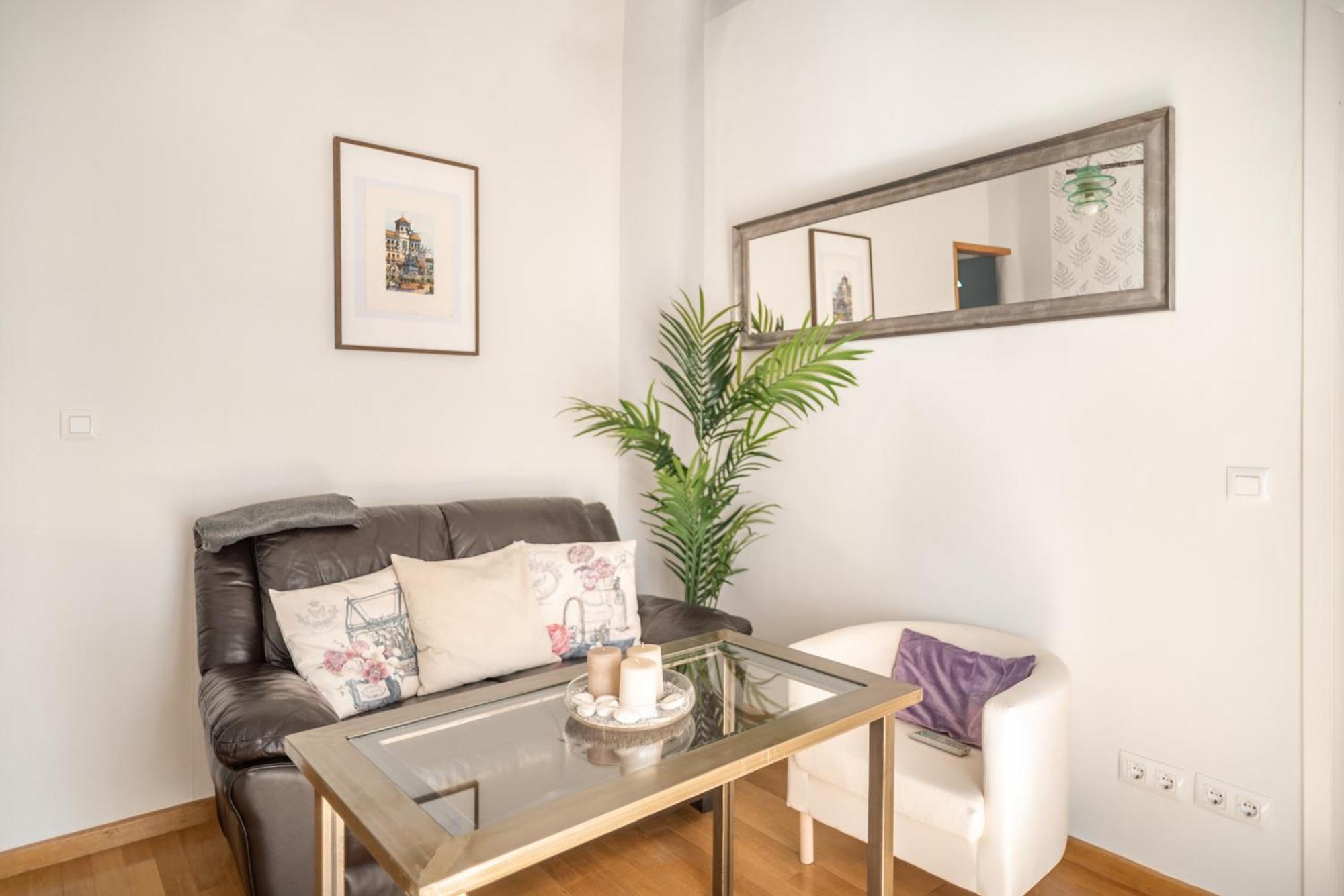 Апартаменты Beautiful And Bright- 1Bd 1Bth- Center Севилья Экстерьер фото