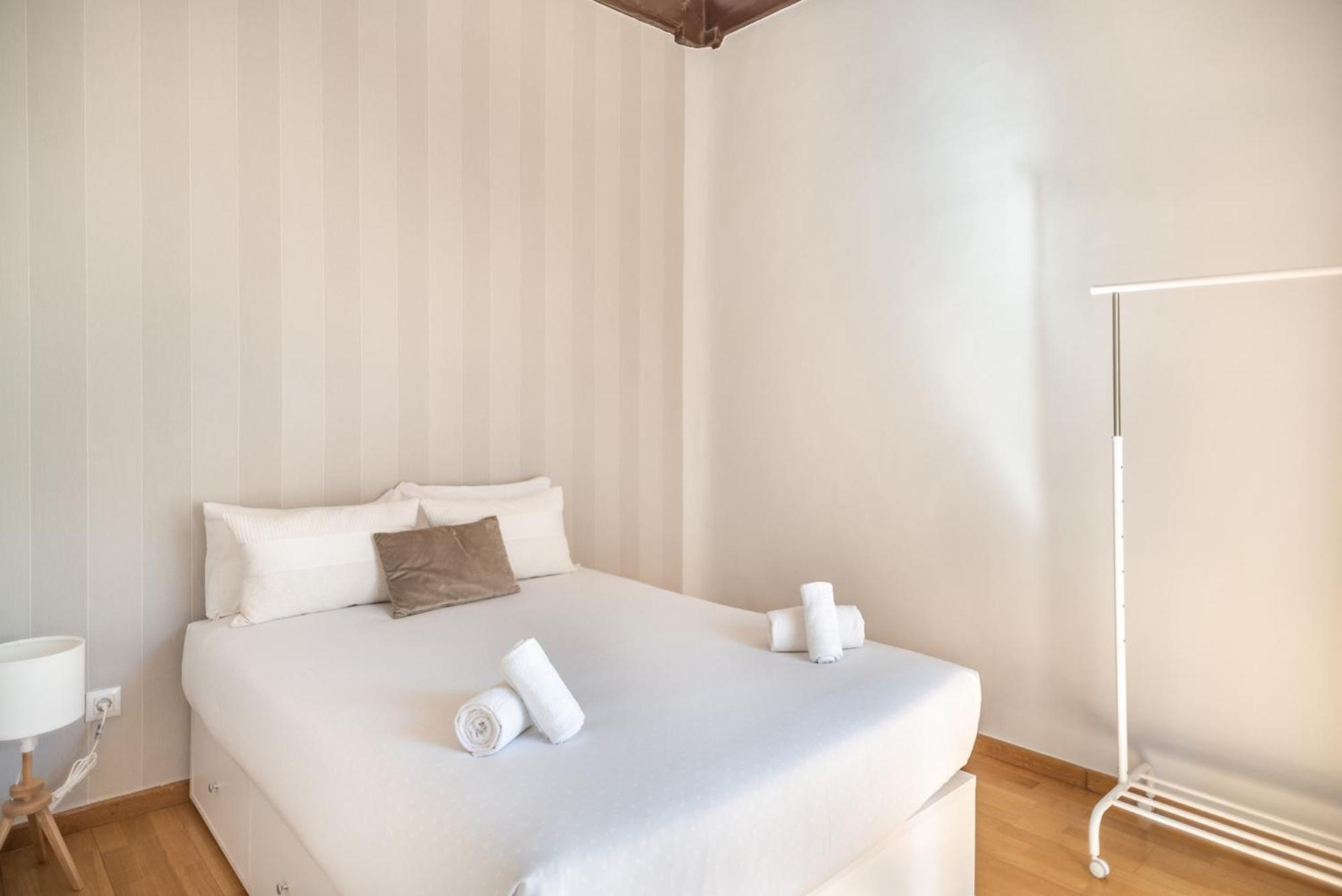 Апартаменты Beautiful And Bright- 1Bd 1Bth- Center Севилья Экстерьер фото