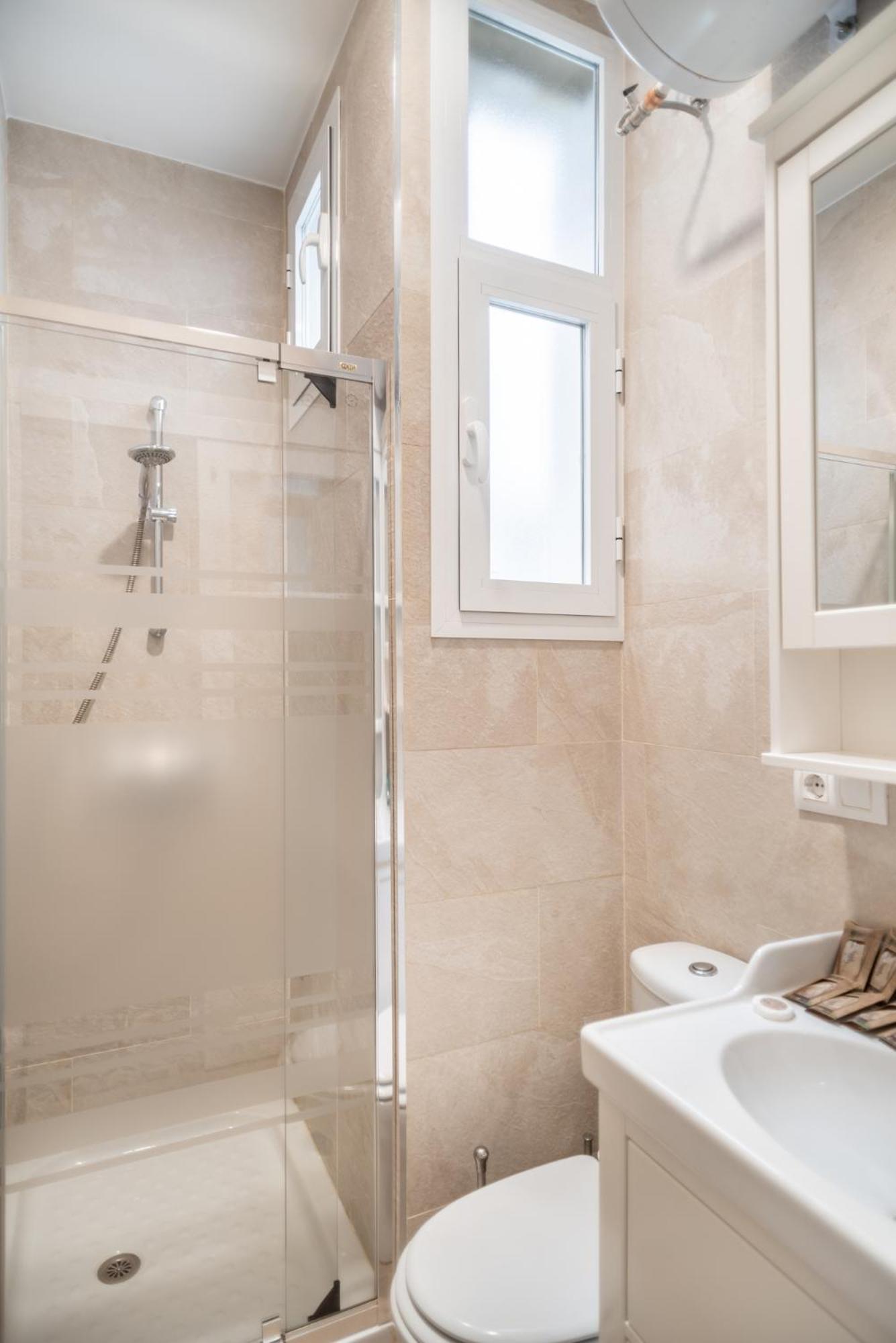 Апартаменты Beautiful And Bright- 1Bd 1Bth- Center Севилья Экстерьер фото
